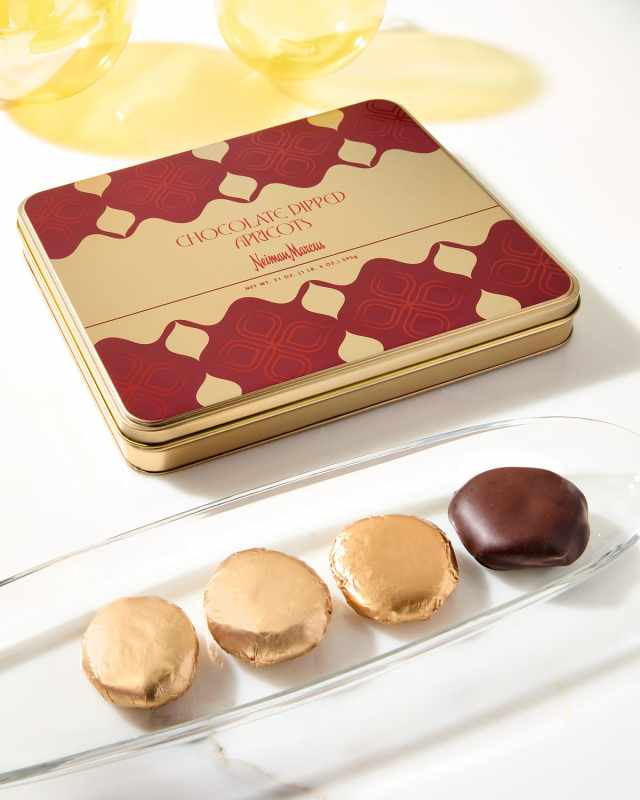 Chocolate-Dipped Apricots